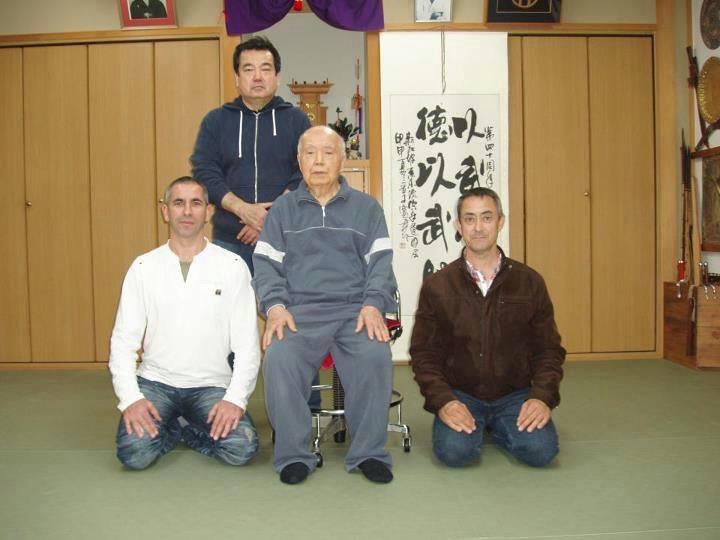 Japon, Kenei Mabuni en 2012, comme à la maison
